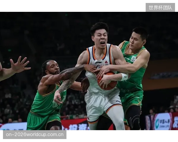 上海久事常规赛展现统治级表现，其团队篮球理念引领联盟战术新风向。